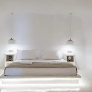 Globe Fira (Santorini)