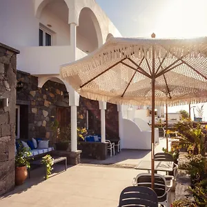 Cyclades 3* Karterados (Santorini)