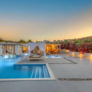 Hotel Desiterra & Fira (Santorini)