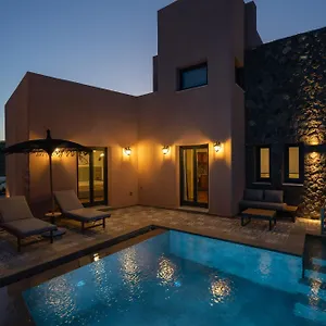 Aparthotel Golden Moments Luxury Stone A Messaria (Santorini)
