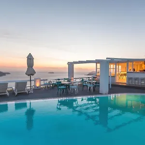 Artemis Hotel