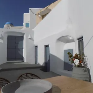 Holiday home Imarkellis Santorini *