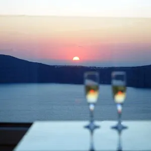 Reverie Santorini 3*