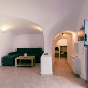 Gemini Cave Oía