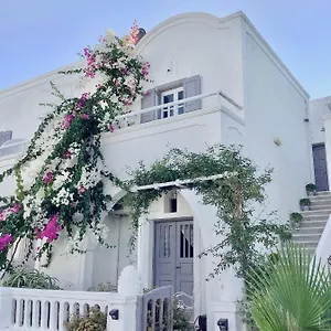 Maina Aparthotel