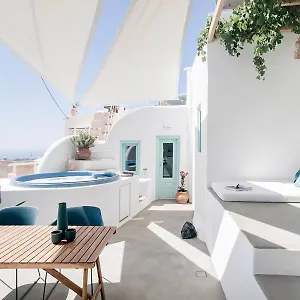 Holiday home Vima Santorini, Traditional Luxury *