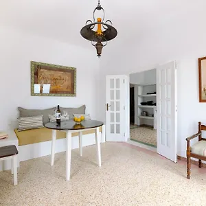 Kaminia Homes * Exo Gonia
