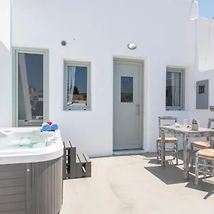 Argyro And Diogenis * Emporio (Santorini)