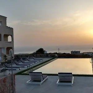 Blue Horizon Apartment *