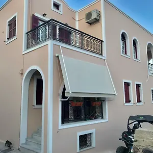 3 Fira (Santorini)