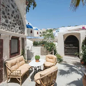 Santorini Cave Apartment *