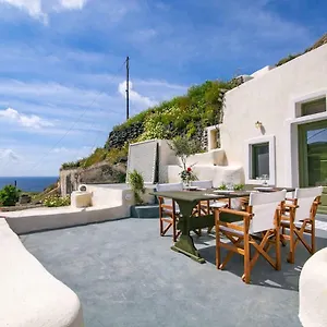 Agrilia Secluded Cave House Thirasia