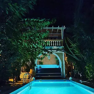 Danae Hotel
