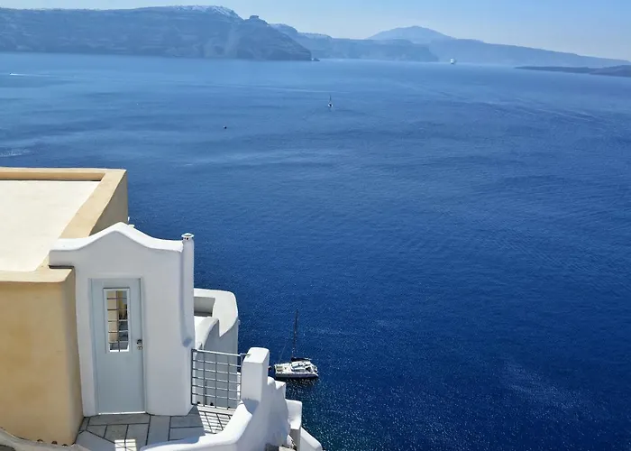 Oia Suites photo