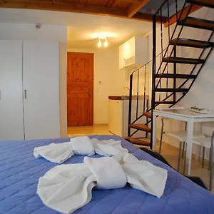 Aretousa Perissa (Santorini)