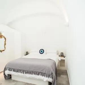 Mati Cave Karterados (Santorini)