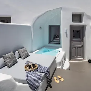 Deep In Cave Apartment Fira (Santorini)
