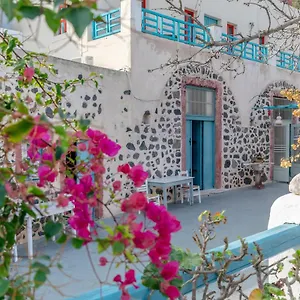 Caveland Hostel