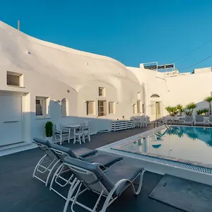 Beautiful 4-bed Cave House Near Private Pool Holiday home *