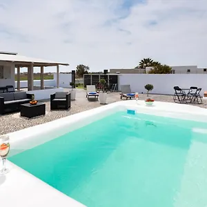 Gk Santorini Art Apartment *