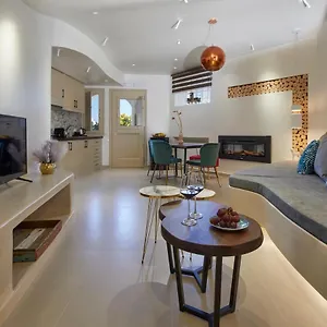 Endless Traditional Apartment *