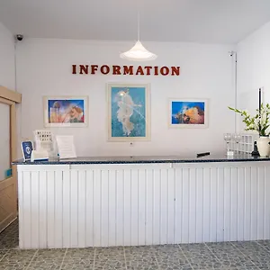 Apartahotel Rena Perissa (Santorini)