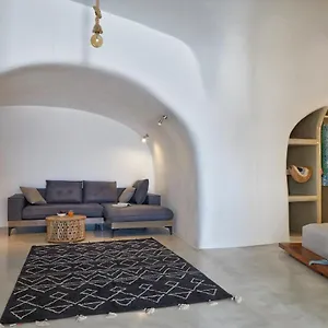 Blue Ion Cave House *