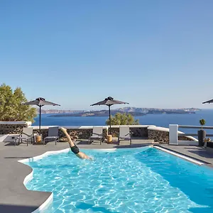 Mr And Mrs White - Santorini 4*