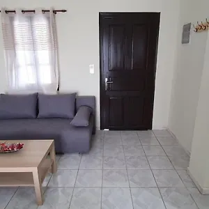 Cosy Messaria Apartment *