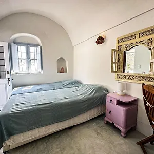 Joseph X Traditional House In Castle - Double Emporio (Santorini)