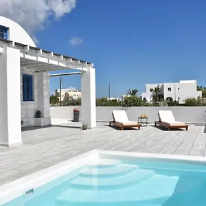 Spacious Veranda, House For 3, In The Village. Kamari (Santorini)