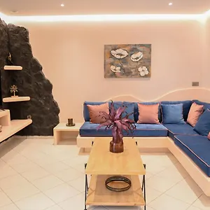 The Rock Luxury Homes Holiday home *