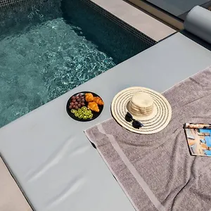 Apartment G & W Foinikia (Santorini)