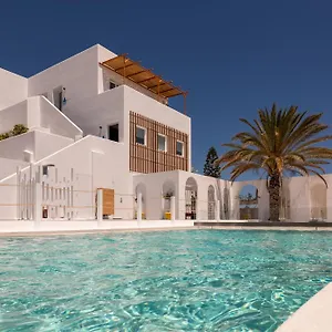 Piccole Aparthotel Kamari (Santorini)