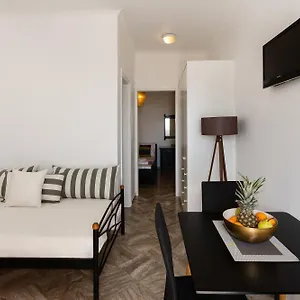 Daphne Apartman Fíra