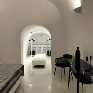 Exquisite Santorini Kamelot 3 Bedrooms Spectacular Aegean Sea Views Private Outdoor Hot Tub Imerovigli (Santorini)