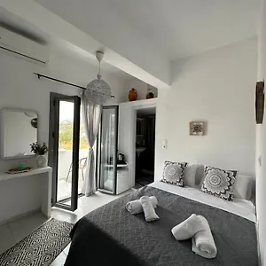 Nicole Santorini Vothon