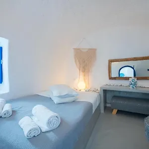 Holiday home Blu Bianco Cave House By Sv *