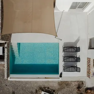 Rizes Santorini With Private Pool Hotel