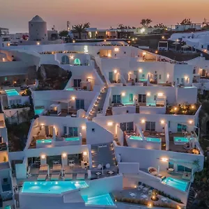 The Saint Oia (Santorini)