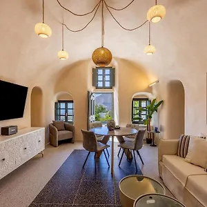 别墅 Parastia Luxury Santorini - Private Jacuzzi *
