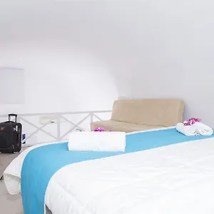 Bella Santorini *