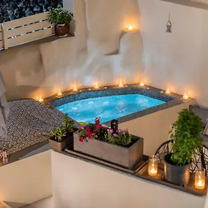 Guest house Hidden Treasure Suites