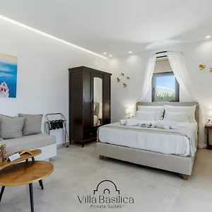 Basilica Tefsia Villa Perivolos (Santorini)