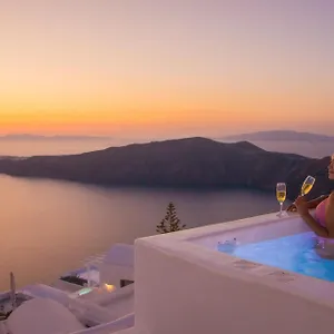 Holiday home Esmi Santorini *