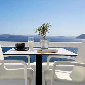 Day Dream 2 Oia (Santorini)