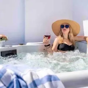 Lejlighed Luxury Vacation Irene With Private Juccuzi Fira (Santorini)
